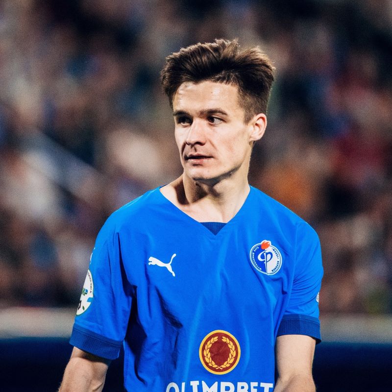 Роман Акбашев вернулся в «Факел»