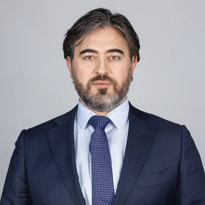 Роберт Тер-Абрамян покинул «Крылья Советов», пост генерального директора занял Тархан Джабраилов | РФПЛ Роберт Тер-Абрамян покинул «Крылья Советов», пост генерального директора занял Тархан Джабраилов