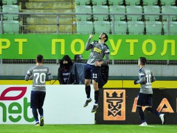 Анжи 0:2 Крылья Советов