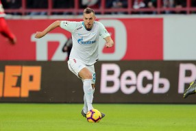 Локомотив 1:1 Зенит