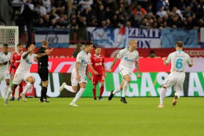 Локомотив 1:1 Зенит