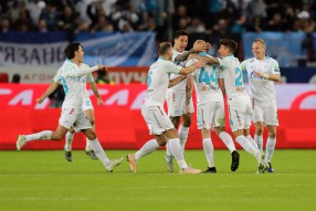 Локомотив 1:1 Зенит