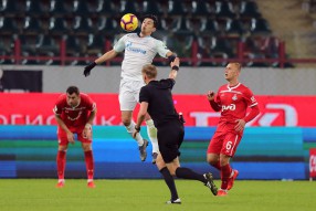 Локомотив 1:1 Зенит