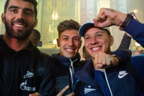 Болельщики встретили чемпионов РПЛ в Пулково