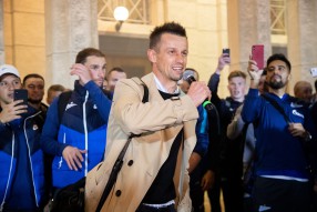 Болельщики встретили чемпионов РПЛ в Пулково