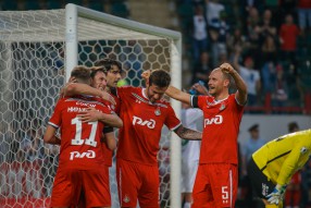 Фёдор Смолов, Ведран Чорлука, Бенедикт Хёведес