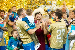 Церемония вручения  «Зениту» Кубка чемпионов Росси ...