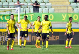 Анжи 0:2 Урал