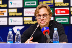 Валерий Карпин