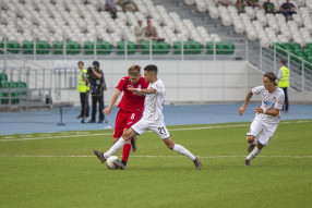 Кэтэлин Карп, Юнес Намли