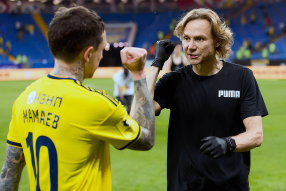 Валерий Карпин