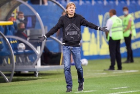 Валерий Карпин