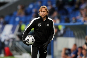 Валерий Карпин