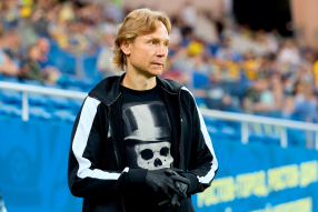 Валерий Карпин