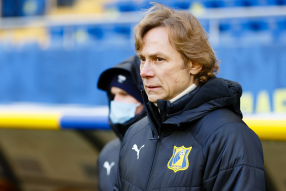 Валерий Карпин