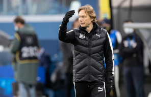 Валерий Карпин