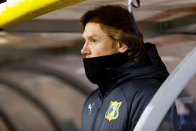 Валерий Карпин