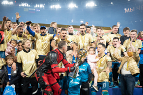 Церемония вручения «Зениту» трофея чемпионов РПЛ