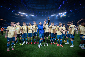 Церемония вручения «Зениту» трофея чемпионов РПЛ