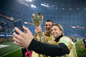 Церемония вручения «Зениту» трофея чемпионов РПЛ