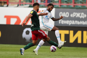 Локомотив 1:1 Зенит