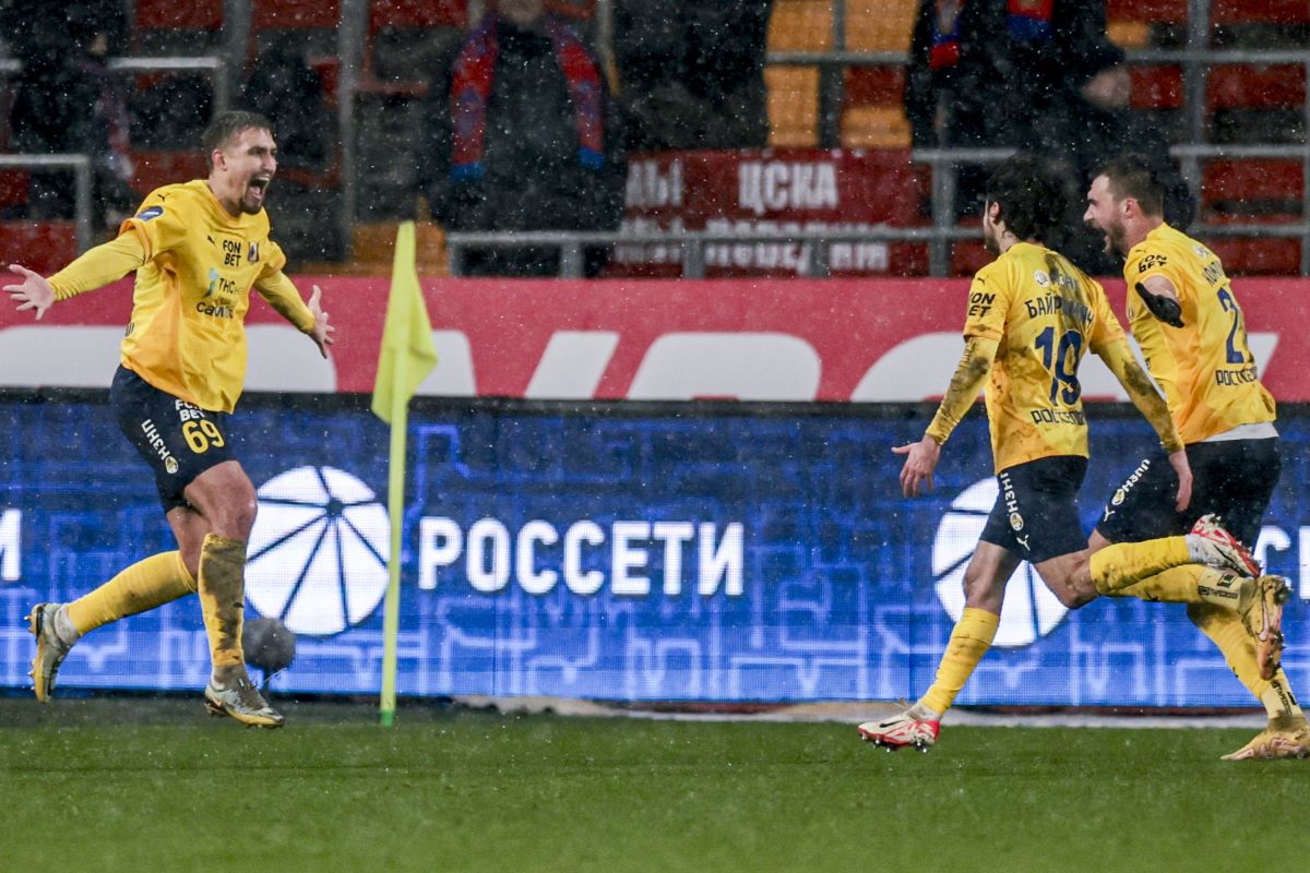 Хорен Байрамян, Николай Комличенко, Егор Голенков