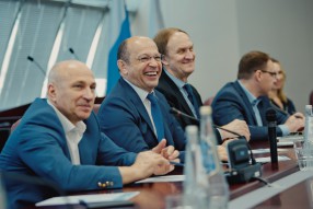 Встреча руководства РФС, РФПЛ и клубов РФПЛ с деле ...