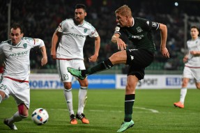Юрий Газинский, Люк Уилкшир