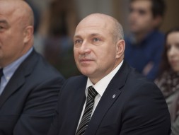 Эльмир Набиуллин получил "Первую пятерку" ...