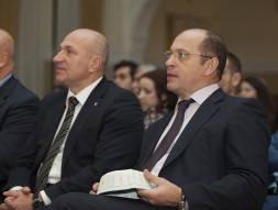 Эльмир Набиуллин получил "Первую пятерку" ...