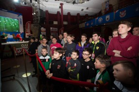 "Олимп Кубок РФПЛ по киберфутболу". Перв ...