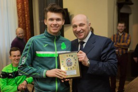 "Олимп Кубок РФПЛ по киберфутболу". Перв ...