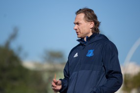 Валерий Карпин
