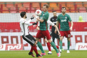 Локомотив 3:3 Амкар