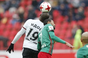 Локомотив 3:3 Амкар