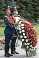 Возложение цветов к Могиле Неизвестного Солдата