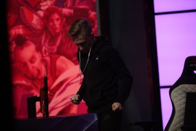Эмоции матчей плей-офф Чемпионата РФПЛ по киберфут ...