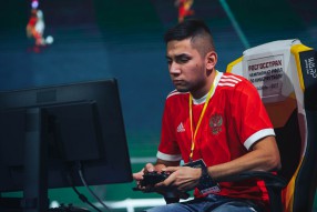 "РОСГОССТРАХ Чемпионат РФПЛ по кибер футболу& ...