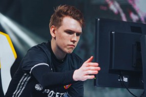 "РОСГОССТРАХ Чемпионат РФПЛ по кибер футболу& ...