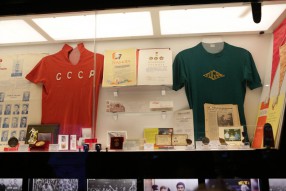 Награждение призера викторины РФПЛ и ЕЮС