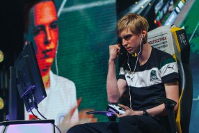 "РОСГОССТРАХ Чемпионат РФПЛ по кибер футболу& ...