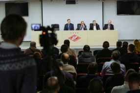 Совещание сотрудников по безопасности и работе с б ...