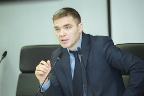 Совещание сотрудников по безопасности и работе с б ...