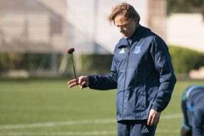 Валерий Карпин