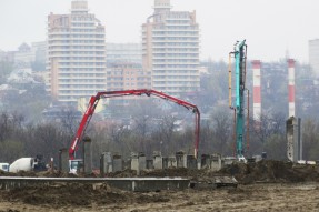 Строящиеся стадионы клубов РФПЛ