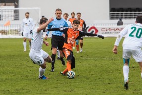 Урал - Томь 0:0