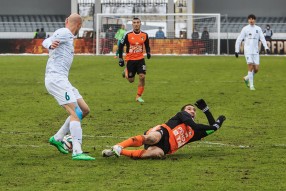 Урал - Томь 0:0